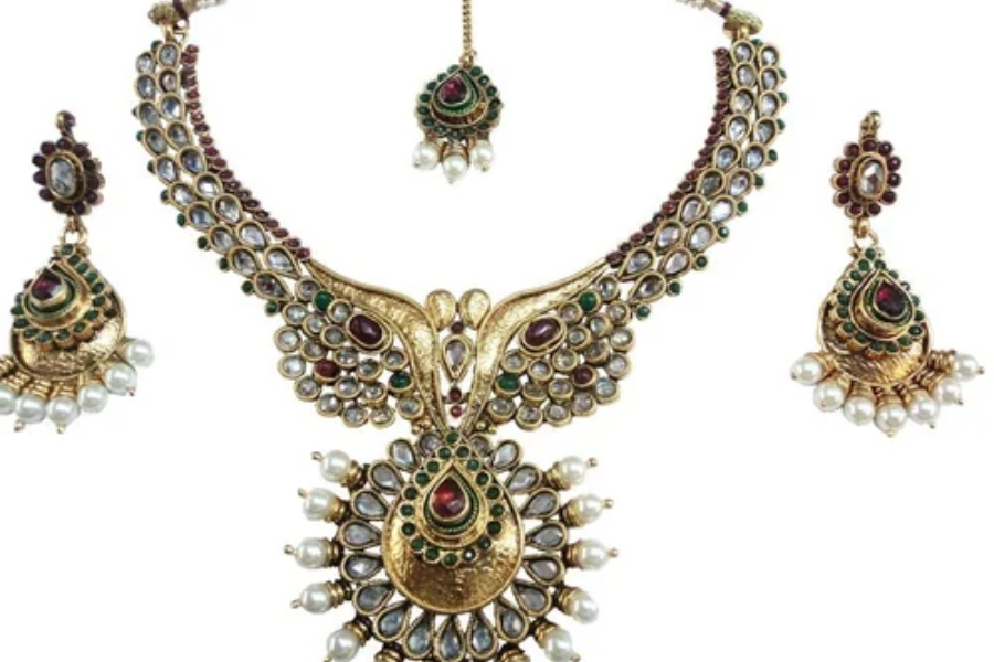 The Charm of Naiam Cosmetic Fashion Necklace: An In-Depth Guide